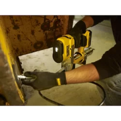 Pompe à graisse Dewalt DCGG571M1-QW XR avec 1 batterie 4Ah chargeur et coffret