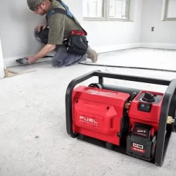 Compresseur de chantier Milwaukee M18FAC-0 7.6 litres