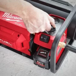 Compresseur de chantier Milwaukee M18FAC-0 7.6 litres