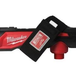 Pompe canne à eau Milwaukee M12 BSWP-601 avec batterie 12V 6Ah et chargeur