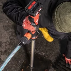 Pompe canne à eau Milwaukee M12 BSWP-601 avec batterie 12V 6Ah et chargeur