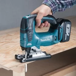 Scie sauteuse DJV182ZJ Makita 18V machine seule en coffret Mak-Pac