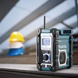 Radio de chantier Li-Ion 7.2 - 18V bluetooth + stat ipod + USB (machine seule)