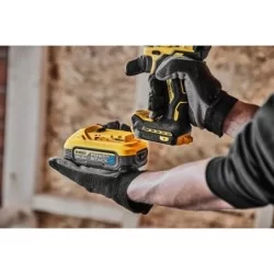 Perceuse visseuse  compacte XR 18V 5Ah Li-ion Brushless DCD800H2T-QW