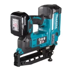 Cloueur Makita DBN600RTJ 18 V Li-Ion avec 2 batteries 5 Ah et chargeur en coffret