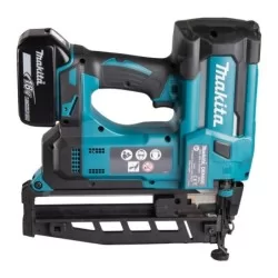 Cloueur Makita DBN600RTJ 18 V Li-Ion avec 2 batteries 5 Ah et chargeur en coffret